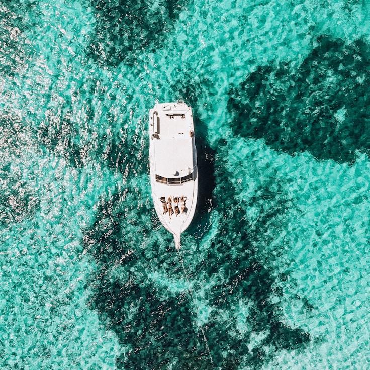 Experience of luxurious yachting